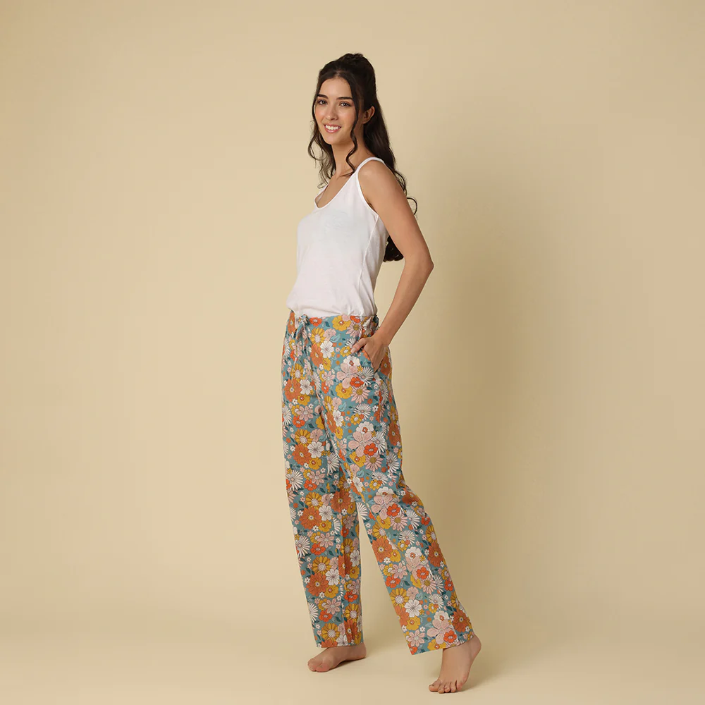 Anais Pant in a bag - Image 4